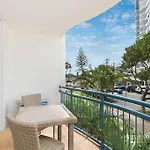 Calypso - Classic Resort Style Apartment - Steps From The Beach!