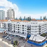 Calypso - Classic Resort Style Apartment - Steps From The Beach!