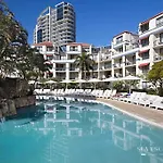 Calypso - Classic Resort Style Apartment - Steps From The Beach!